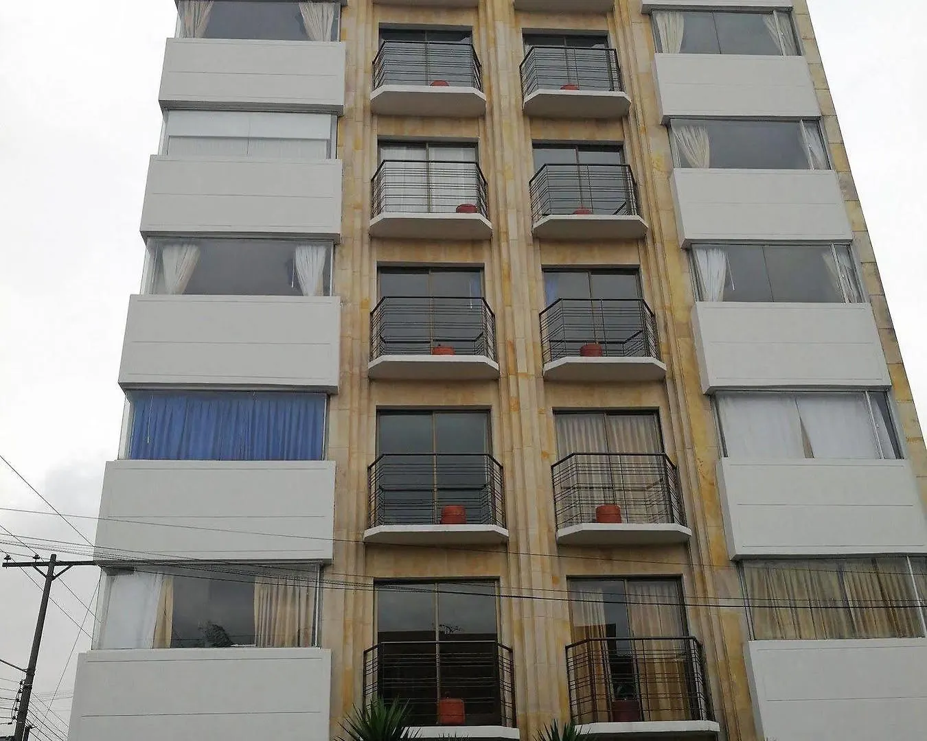**  Hotel Alicante Bogotá Colombia