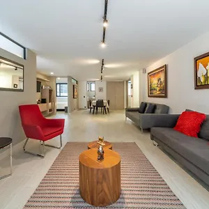 Espacioso 2br En Quinta Camacho Con Parking Bogotá
