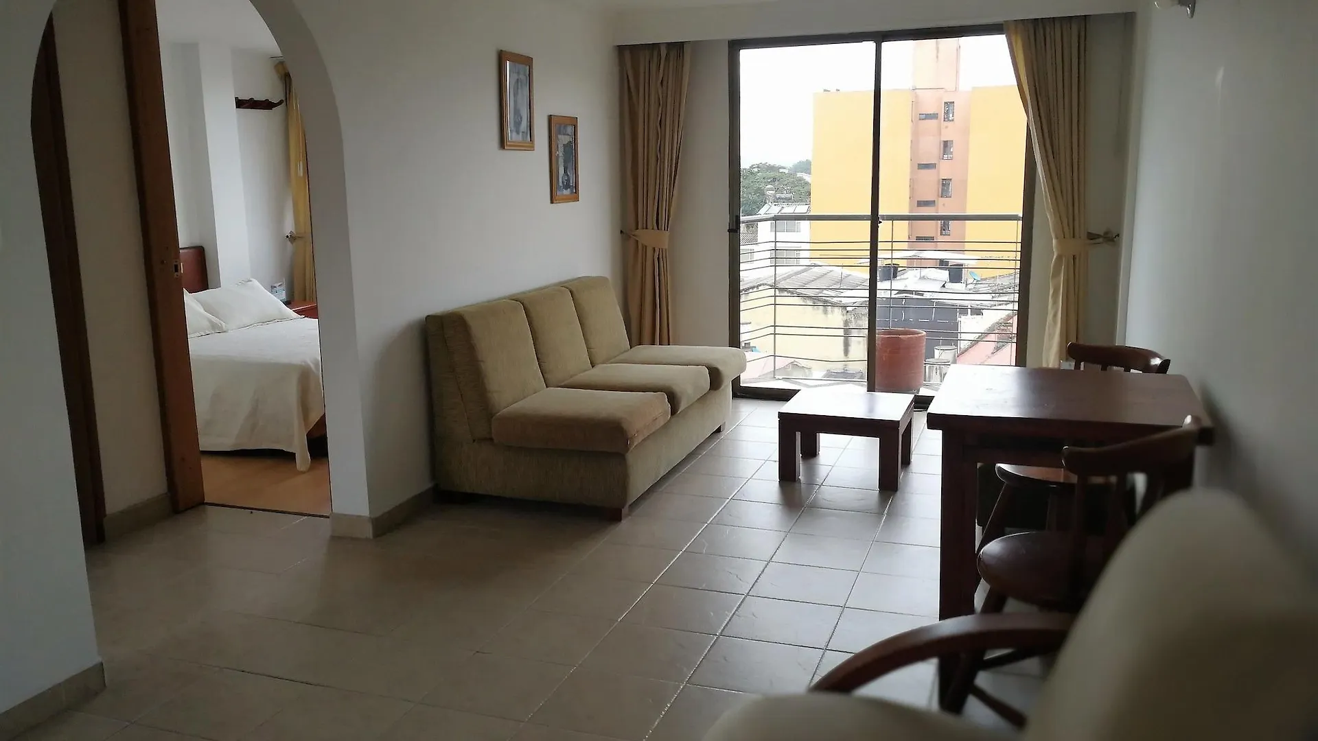 **  Hotel Alicante Bogota Colombia